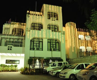 https://imgcld.yatra.com/ytimages/image/upload/t_hotel_yatra_city_desktop/v1433590120/Domestic Hotels/Hotels_Bhubaneshwar/Hotel Grand Central/Entrance_Night_view.jpg